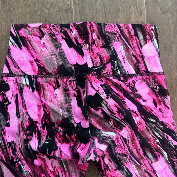 Lululemon Leggings in Pink and Black - Picture 8 of 10